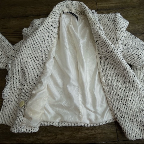 Zara Ivory Tweed Blazer with Gold Buttons - Picture 5 of 10